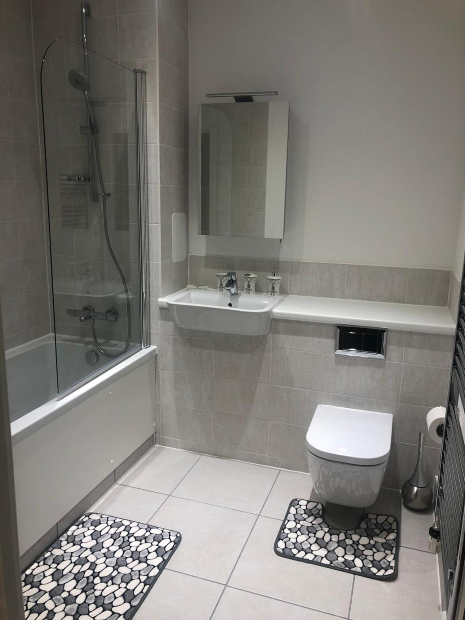 Luxury Kingsize Bedroom With Private Bathroom Northolt  Zewnętrze zdjęcie